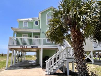Holiday home Gulf front and pet friendly home perfect for your next family vacation!