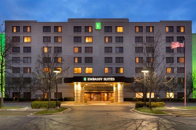 Отель Embassy Suites by Hilton Chicago North Shore Deerfield