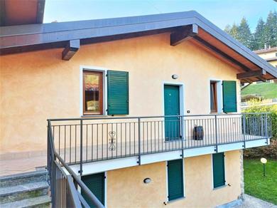 Апартаменты Delightful holiday home in Bosco Valtravaglia with private terrace