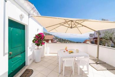 Holiday home Domus Smeraldo terrace and sea view Amalfi Coast