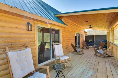 Holiday home Riverside Beattyville Cabin with Kayaks and Fire Pit!