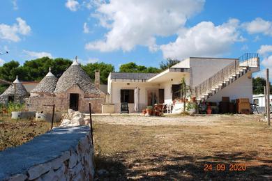 Holiday home 2 bedrooms house with enclosed garden and wifi at Locorotondo