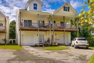 Hotel Morehead City Getaway with Deck - 2 Mi to Beaches!