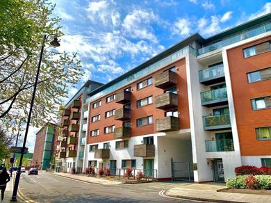 Апартаменты Insta-style Penthouse with Balcony or 2b Apartment with Balcony Birmingham City Centre