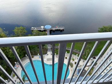 Aparthotel Penthouse Close to Disney area and Malls water view