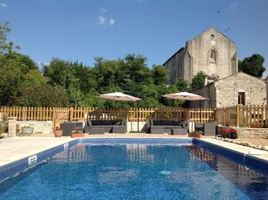  Cottage with heated pool, in village with shop & bar