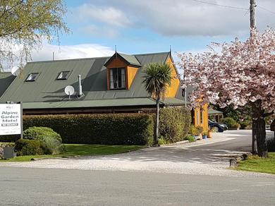 Мотель Alpine Garden Motel