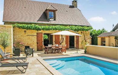 Holiday home Stunning Home In St Amand De Coly With Wifi, Private Swimming Pool And Outdoor Swimming Pool