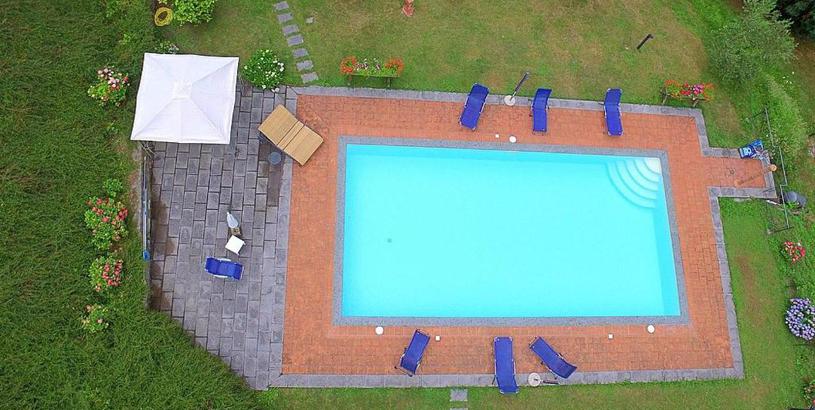 Апартаменты Popiglio Villa Sleeps 4 with Pool