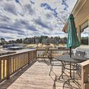 Holiday home Lake Sinclair Cottage with Deck and Boat Dock!