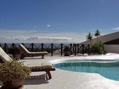 Villa Villa Papaz in Lanzarote spacious pool sea view