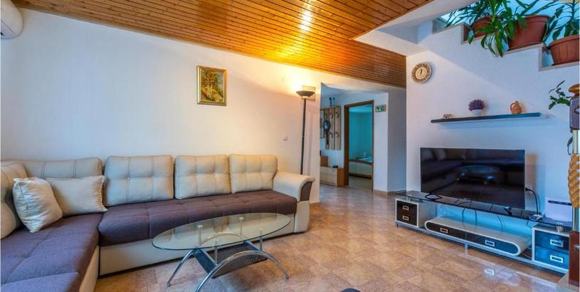 Holiday home Holiday home Blato na Cetini with a Fireplace 329