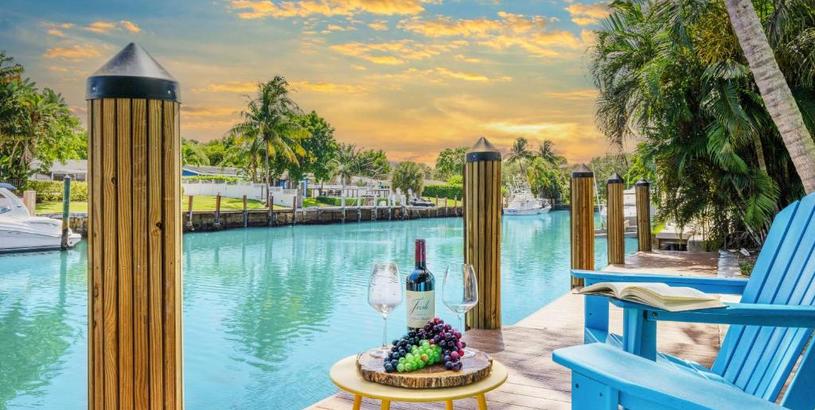 Hotel Luxe Lakefront Mansion Waterfront Pool Near Beach