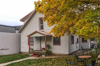 Charming Kellogg Cottage, Steps From Main St!