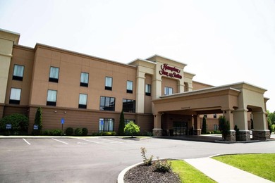 Отель Hampton Inn & Suites Sharon