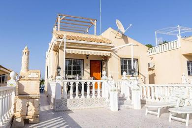 Spacious 2 Bed Detached Villa with communal pool