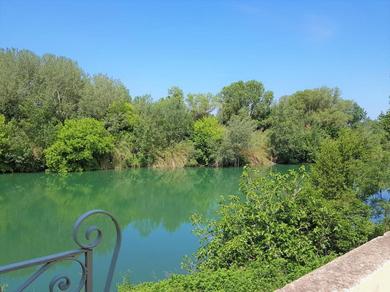 Дом отдыха Gite face à la rivière -proche du pont du Gard-