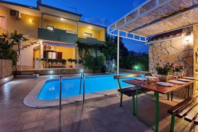 Holiday home Beautiful villa - private heated pool, parking, BBQ near Split