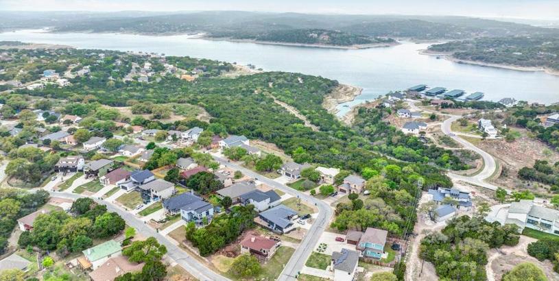 Holiday home New! Sweet Haus with Fire Pit-Mins to Lake Travis!