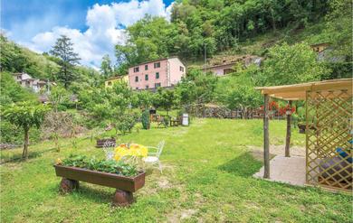 Апартаменты Amazing apartment in Bagni di Lucca -LU- with 2 Bedrooms