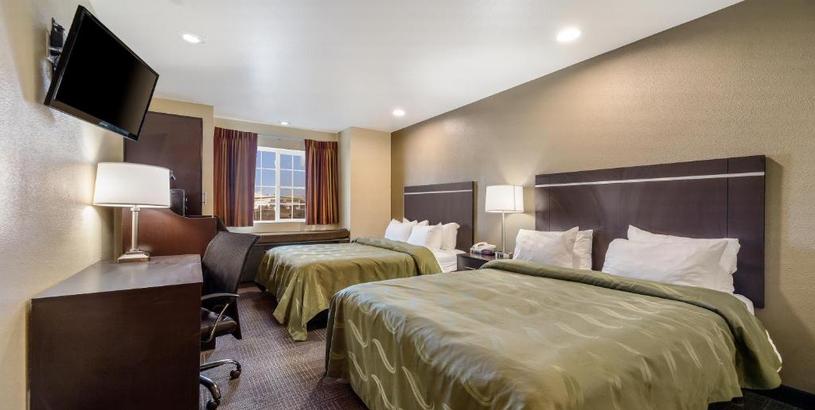 Hotel Quality Inn & Suites near NAS Fallon