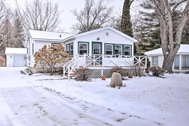Holiday home Green Lake Vacation Home with Screened Porch!