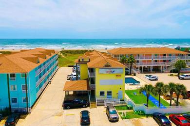 Апартаменты BeachGate CondoSuites and Oceanfront Resort