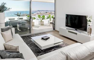 Apartments HIG- Modern apartment stunning views, next to beach