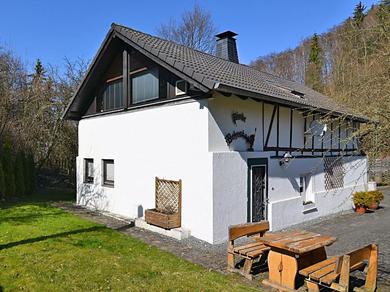 Дом отдыха Gorgeous timbered farmhouse in the Sauerland with garden fireplace and bar
