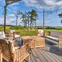 Holiday home Charming Pine Point Cottage - 2 Blocks to Ocean!