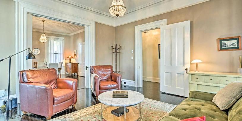 Apartments Centrally Located Apt in Victorian Mansion!