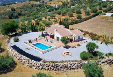 Villa Chispas superb views heated pool
