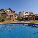 Holiday home Beautiful home in Otura with Outdoor swimming pool, WiFi and 5 Bedrooms
