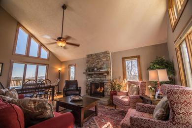 Дом отдыха Aspen View - 3-story home with gorgeous views, a hot tub, and perfect location!