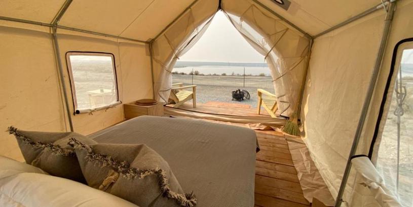 Luxury tent Tentrr Signature Site - Lakeview desert oasis- Soda Lake waterfront 1