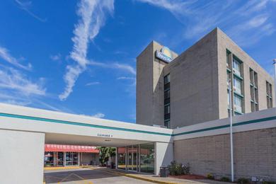Hotel Days Hotel by Wyndham Danville Conference Center