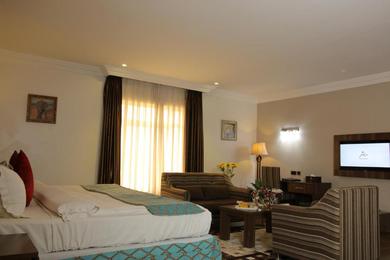 Отель Grand Pela Hotel & Suites