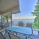 Holiday home Malakoff Lakefront Home Golf Course On-Site!