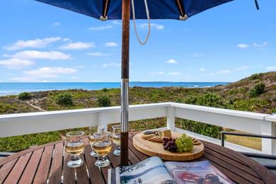 Holiday home Oceanside Bach - Mount Maunganui Holiday Home