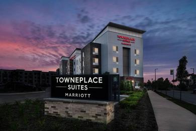 Отель TownePlace Suites by Marriott Milwaukee Oak Creek