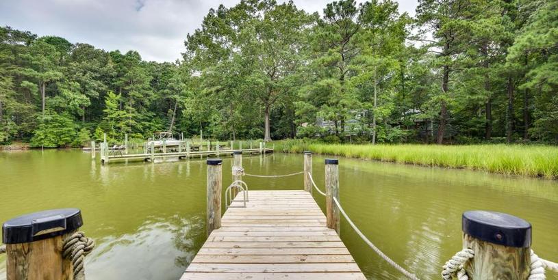 Hotel Waterfront Heathsville Cottage with Dock and Hot Tub!