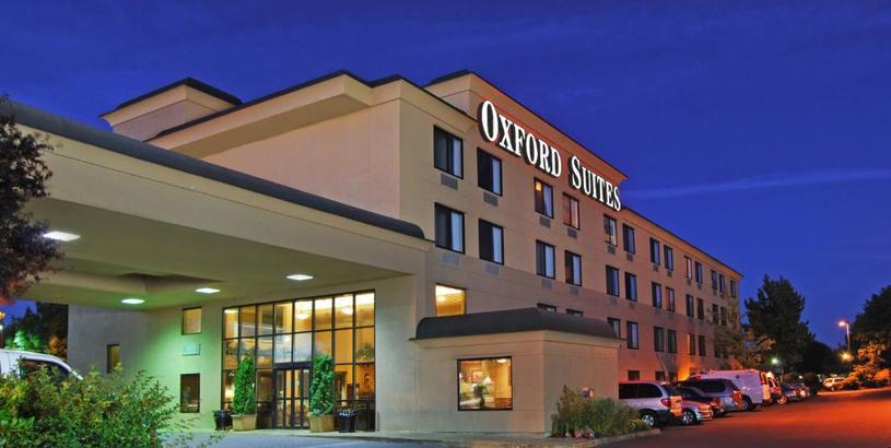 Отель Oxford Suites Portland - Jantzen Beach