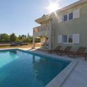 Holiday home Nice Home In Lovrec With 5 Bedrooms, Outdoor Swimming Pool And Heated Swimming Pool