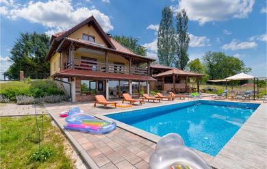 Holiday home Beautiful Home In Zelezna Gora With 4 Bedrooms, Sauna And Wifi