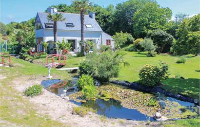 Holiday home Awesome home in Bnodet with 2 Bedrooms and WiFi