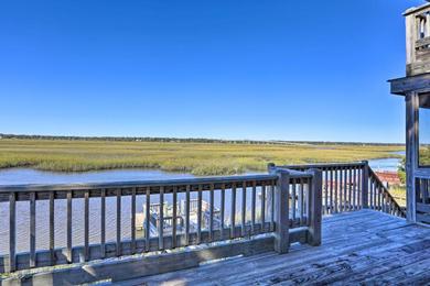 Дом отдыха Sunset Beach Home with 4-Level Deck about 1 Mi to Pier!