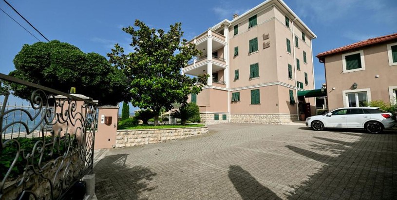 Guest house NEW Villa Hresc M