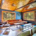 Hotel Modern Cabin/4-bedroom with Hot Tub in Germantown