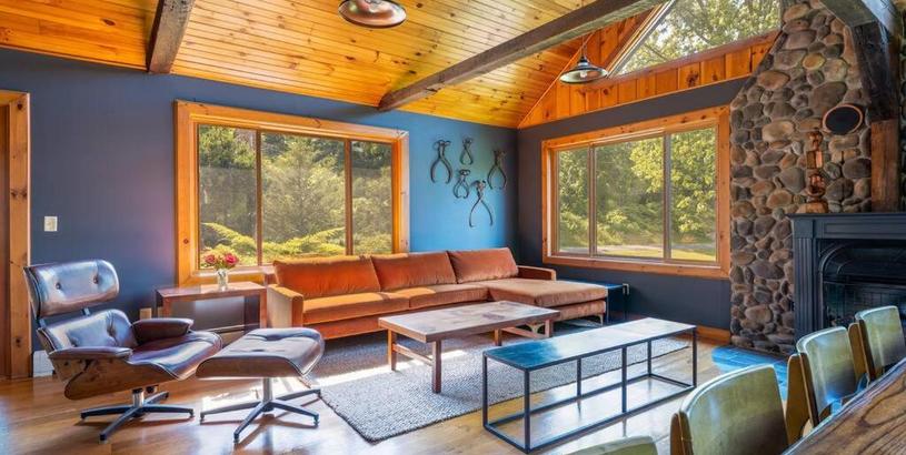 Hotel Modern Cabin/4-bedroom with Hot Tub in Germantown