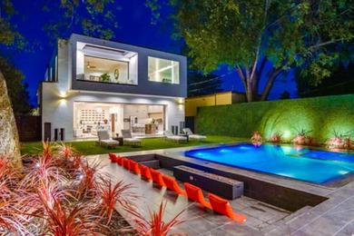 Villa Gated, Modern LA Escape with Pool + Firepit
